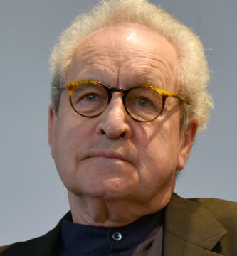 Retrato del escritor John Banville